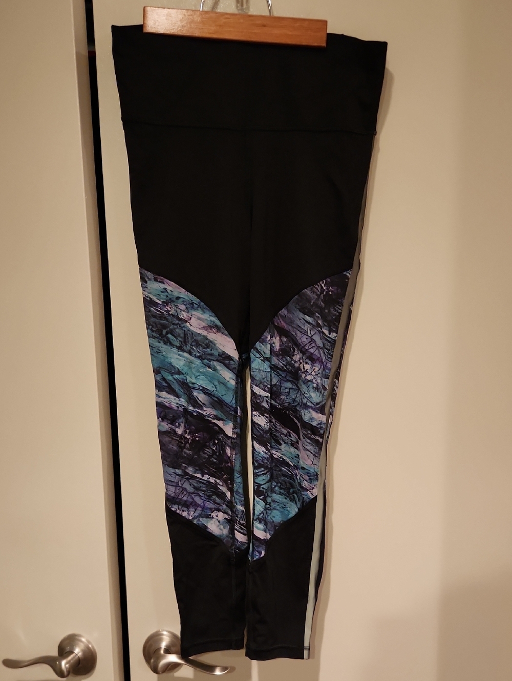 lululemon black 3/4 leggings